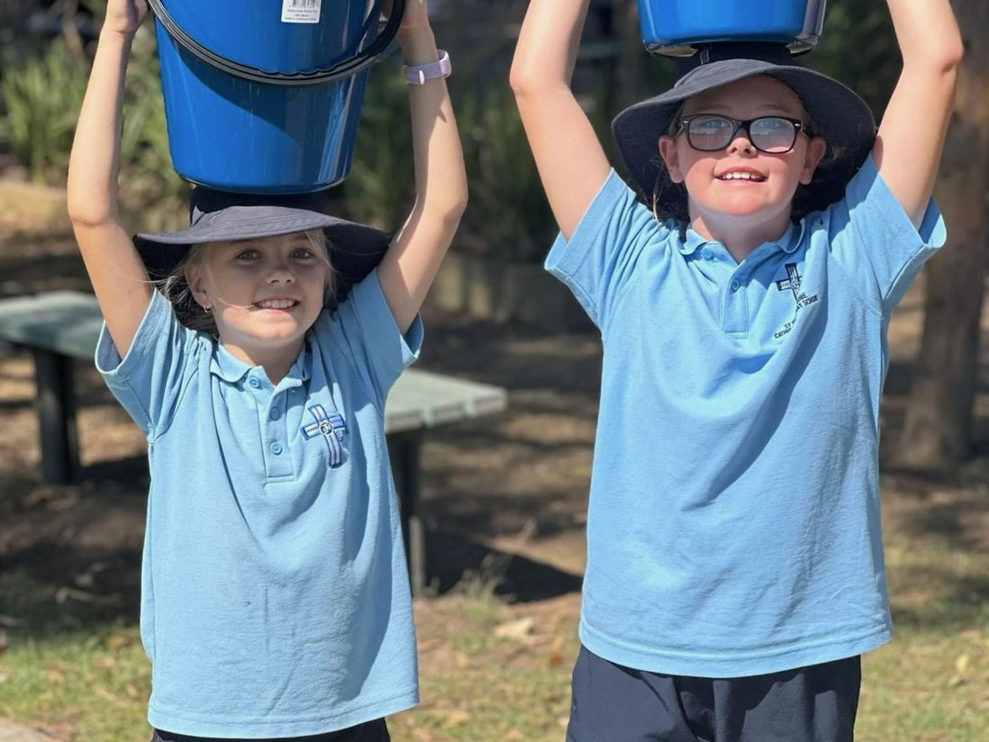 Primary School students in the Diocese of Ballarat, walk and fundraise for Project Compassion. (1)